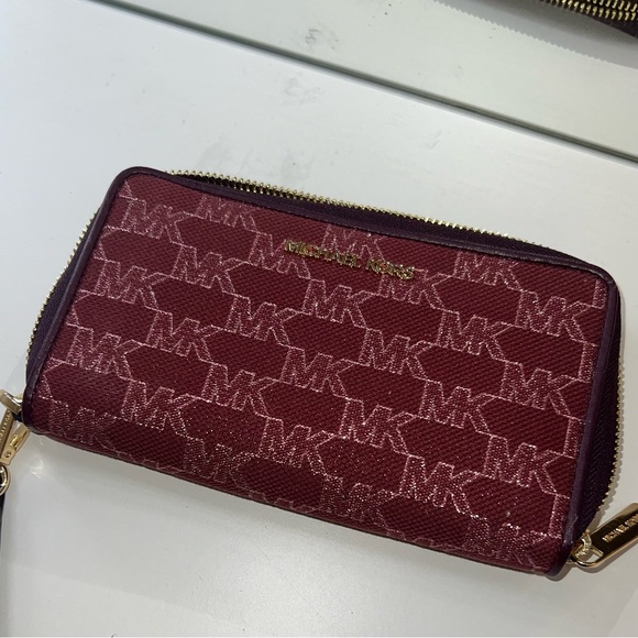 MICHAEL KORS WALLET Glittery & spacious large wallet. mint condition! - Picture 2 of 9